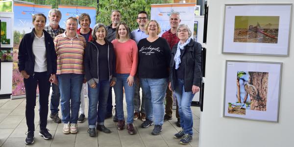 Teamfoto im Foyer des Infozentrums